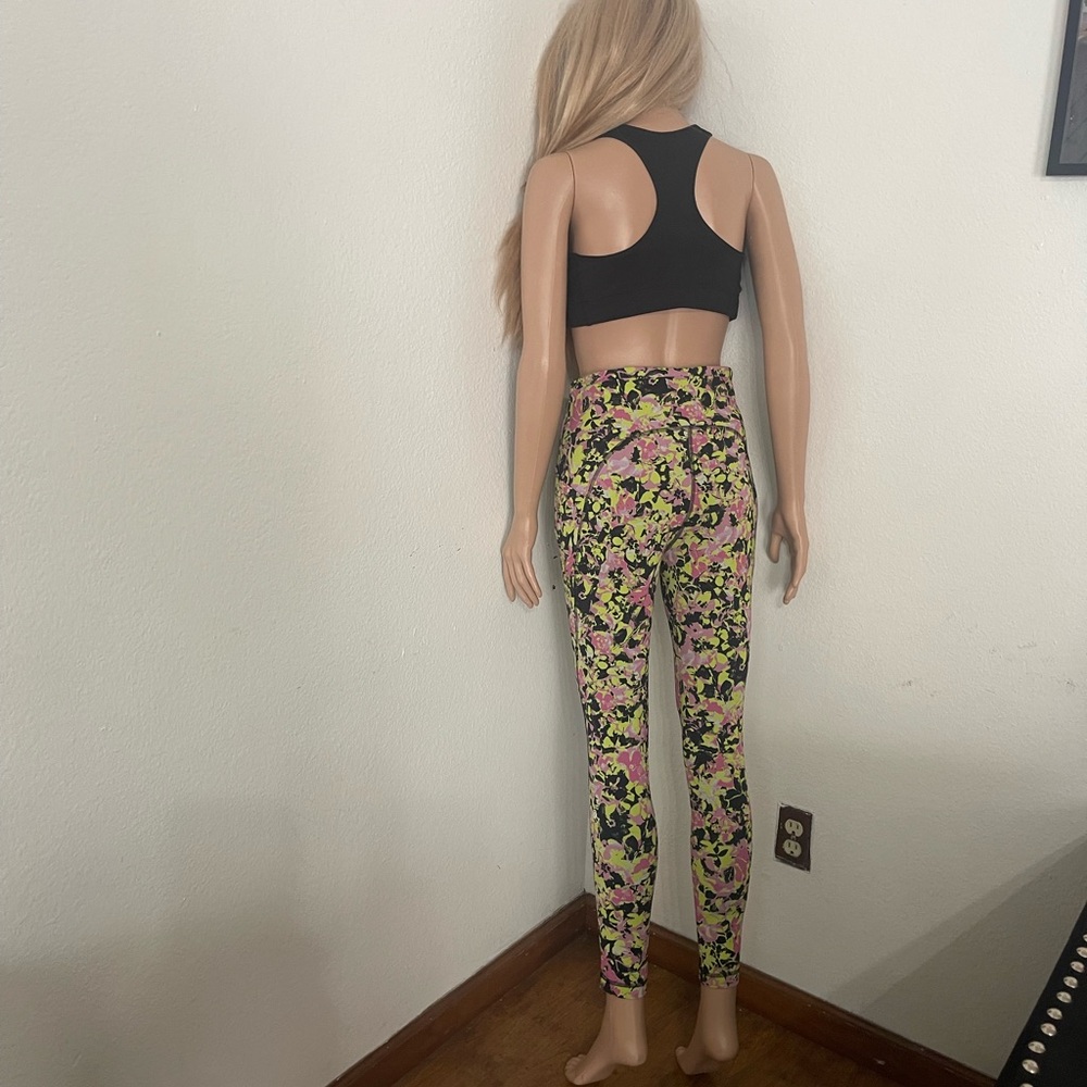 Lululemon Swift Speed High-Rise Tight 28" Inflect Floral Highlight Yellow Multi- - Picture 8 of 16